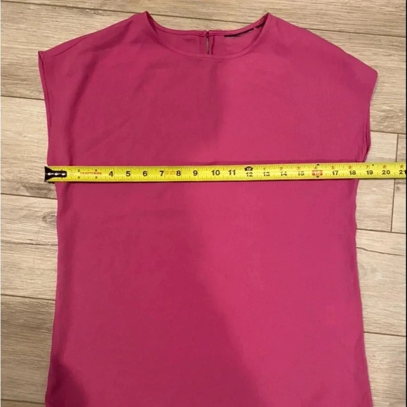 Nordstrom Sleeveless Magenta Pink Keyhole Feminine Blouse Fits Women’s Small EUC - Picture 6 of 7